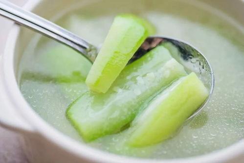 吃瓜别洒汤,轻松享受,不洒一汤